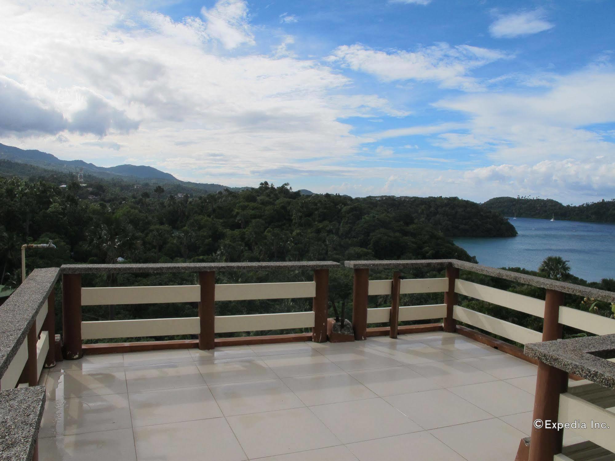 Utopia Resort & Spa Puerto Galera Exterior foto